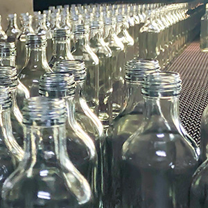1962年の創業以来、ガラス瓶の製造、販売